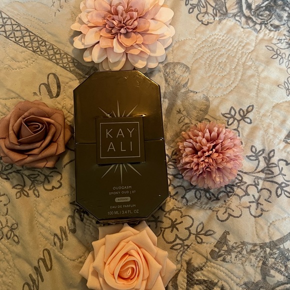 Kayali Oudgasm Smoky OUD 07 - Picture 2 of 4